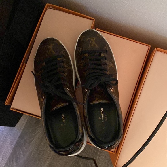 Louis Vuitton Frontrow Sneaker - Picture 2 of 2